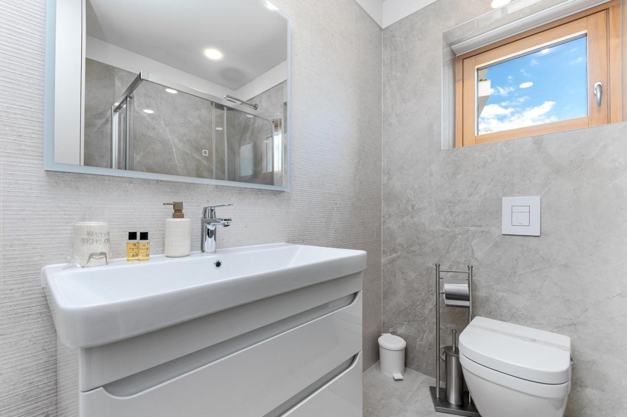 Luxury Adria Sea City & Mountain View Apartment Makarska Buitenkant foto
